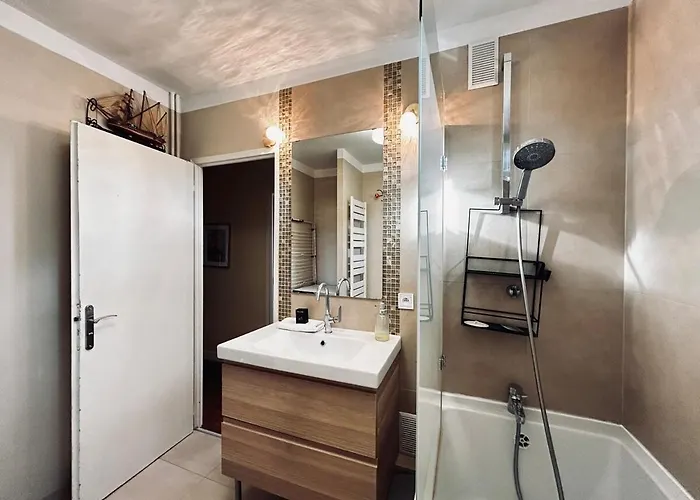 Barbatre Grand T3 Avec Parking Proche Centre-ville Reims